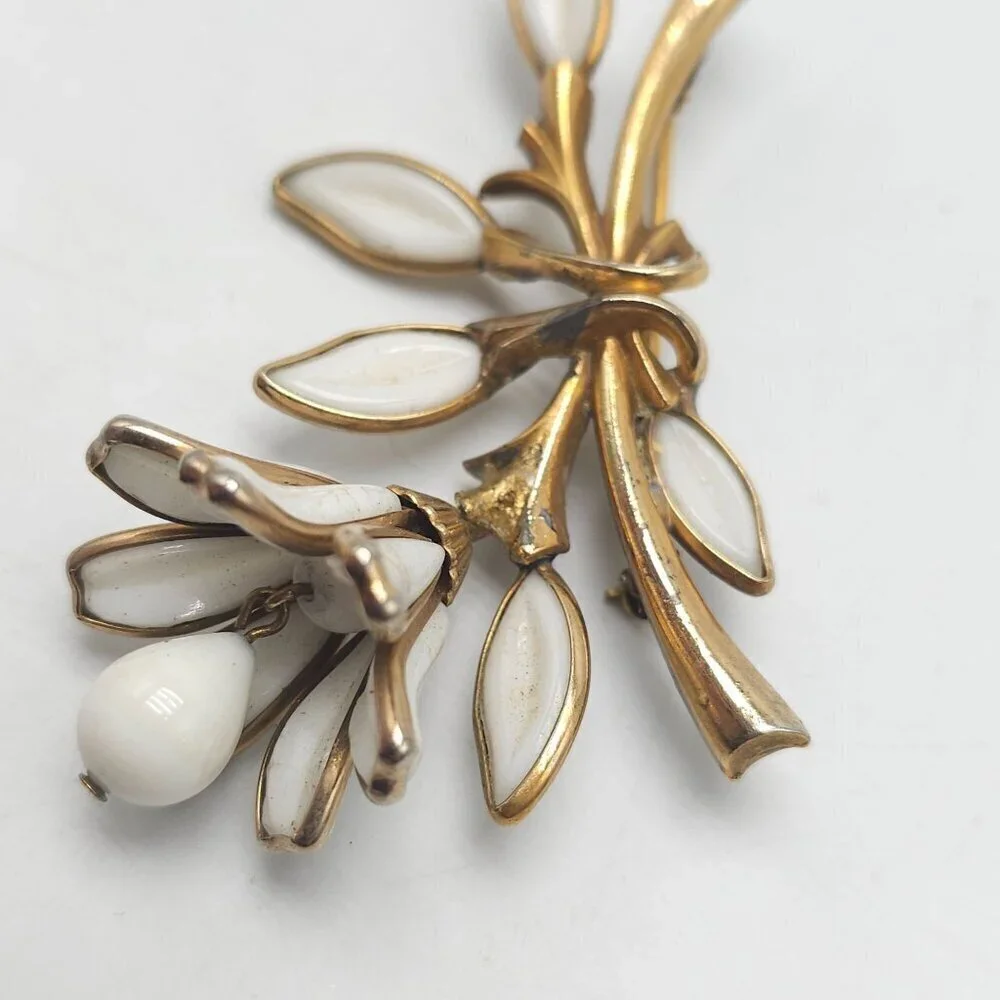 Vintage Gold Tone Floral Brooch With White Glass Petals Dangling Beads